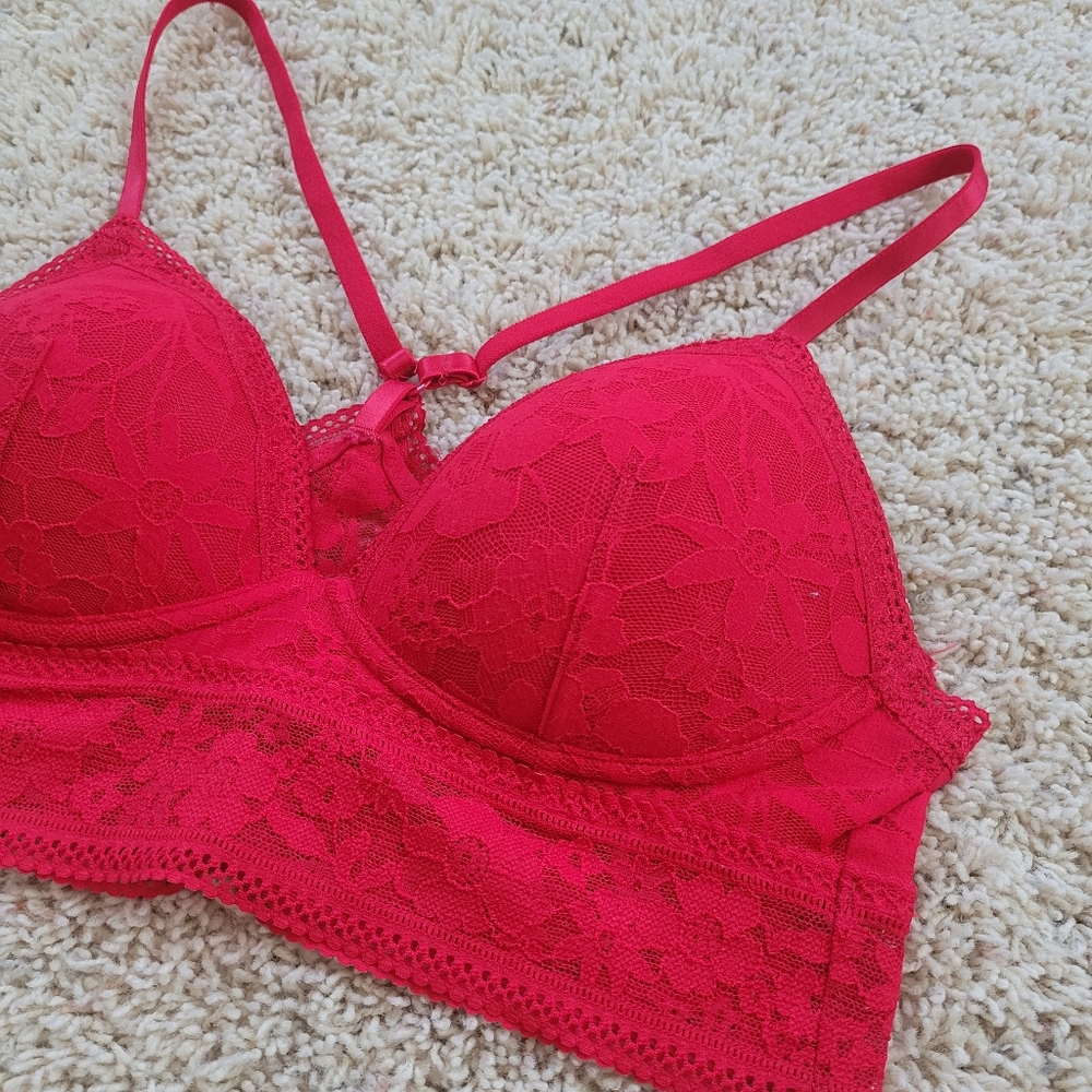 Victoria's Secret Bralette Red Lace Racerback Lined Wireless M - Picture 4 of 10